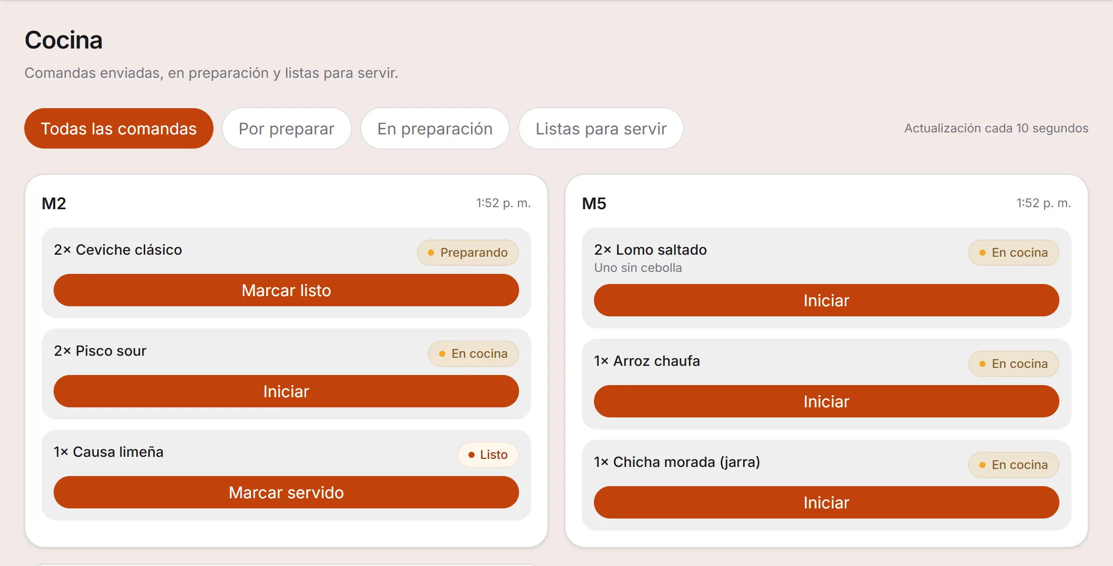 Pantalla de cocina de AppRest con las comandas de cada mesa y su estado
